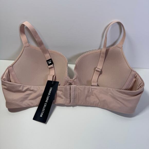 NEW Torrid Curve Plunce Underwire Bra Smooth Cup Comfort Size 40B Nude - Picture 2 of 5